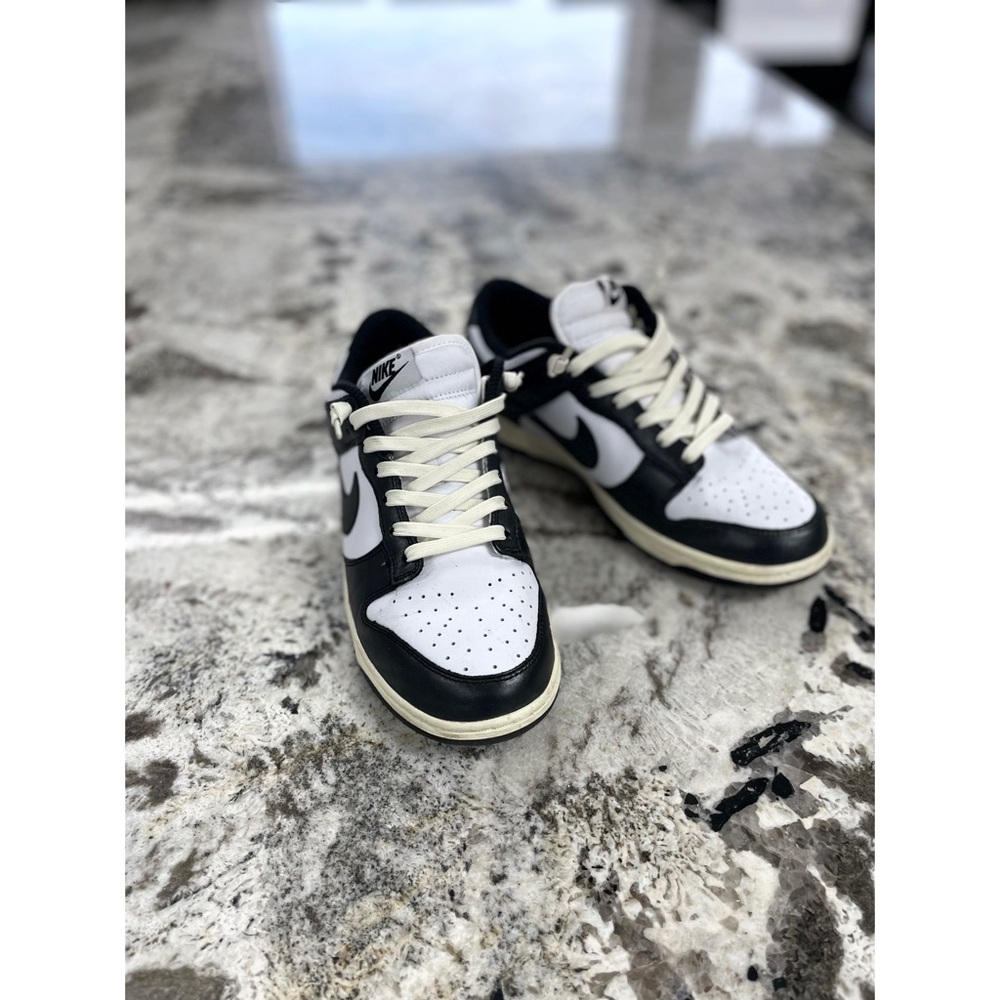 Nike dunk low vintage women’s panda